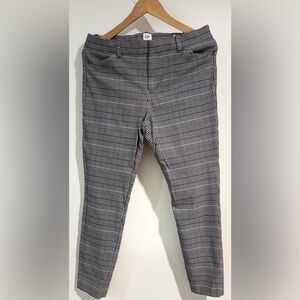 GAP Women's Black and White Plaid Trousers
